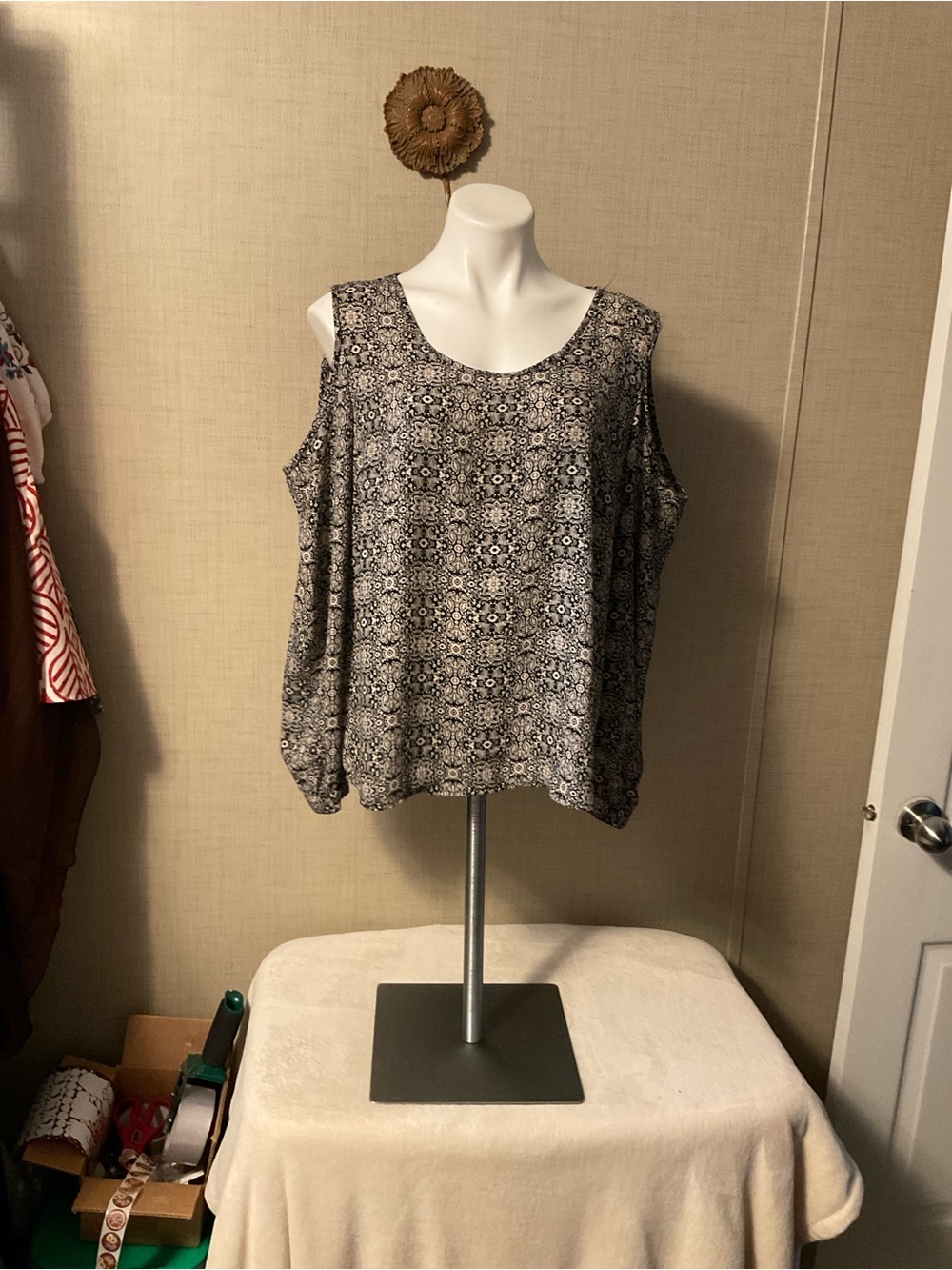 Xhilaration Black & White Cold-Shoulder Printed Blouse